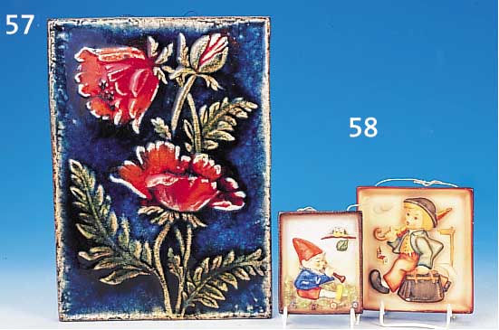 Zwei Fliesenbilder, Karlsruher Majolika, 60/ 70er J., bunte florale Bemalung, 1 x relie- fiert, Maße 34 x 24,5 cm, l. Alterssp.