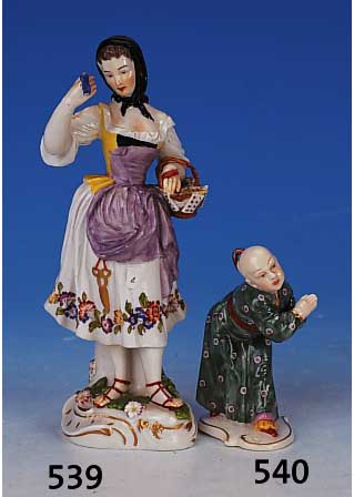 Porzellanfigur, Nymphenburg, um 1880/90, kl. Chinese, bunt bemalt, H. ca. 10 cm