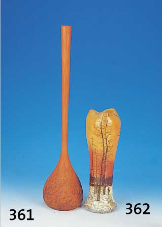 Vase, Frankreich, 20er Jahre, wohl Legras, farbloses Glas mit bunter Emailmalerei einer Winterlandschaft, H. ca. 34 cm