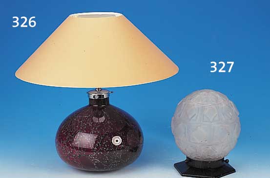 Tischlampe, deutsch, WMF Ikora, 30er Jahre, sog. Schaumglas mit weinroten Einschmelzungen,Fuss beleuchtbar, Gesamthöhe ca. 38 cm, nicht ...