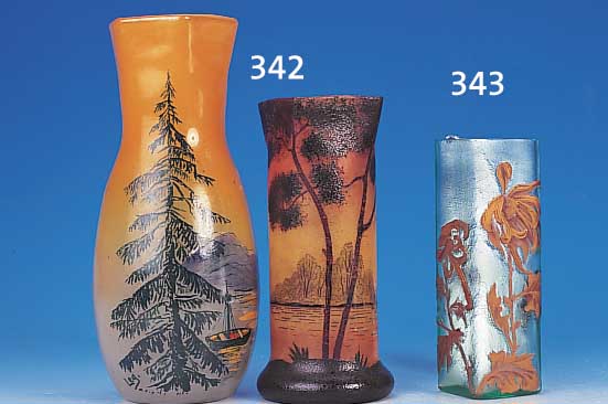 Zwei Vasen, Frankreich, 20er Jahre, Schichtglas mit Emailmalerei von Landschaften,H. ca. 27.5 bzw. 22 cm