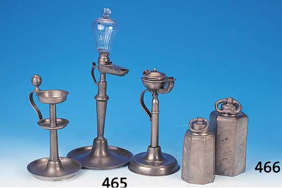 Drei Lampen, deutsch/mitteldeutsch, um 1820-50 orig. Glaskörper, 1. Teil rest., leichte Altersspuren, H. 19.5 - 38 cm