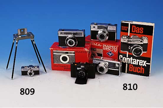Kamerakonvolut: Minox 35 GT mit Color Mino- tar 35mm 1:2.8, in Ledertasche; Kodak Insta- matic 500, mit Schneider Xenar, 38mm 1:2.8, inLedertasche; ...