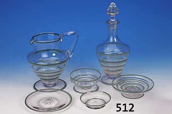 Groáes Glasset, Art-Deko, 30er Jahre, farbloses Glas, grn staffiert an den R„ndern,stiltyp. geformt, best. aus 3 kl. Fuáschalen 4 ...