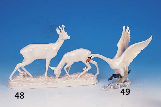 Porzellanfigur, Hutschenreuther, Germany, Kunstabteilung, sign. Achtziger, Schwan, H. 22.5 cm, L. 28 cm
