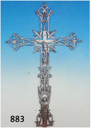 KREUZ, FRANKREICH UM 1900, VERZIERTES GUß- EISEN, AM FUß MIT ENGELSFIGUR, SILBER GELACKT,KORRODIERT, M.: 120X72 CM.