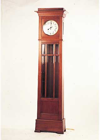 Standuhr, Gustav Becker, um 1920/25, Eichengehäuse, Schwungbereich des Pendels facett. verglast, min. Reste alten ...