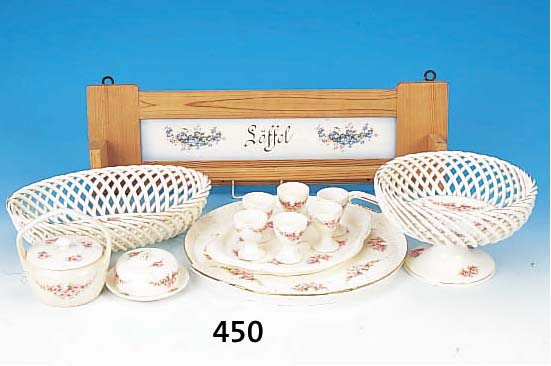 KONV. 10 TEILE MAX ROESLER RODACH, 20ER J., FEINSTEINGUT; DAVON 9 X ROSENDEKOR, BEST. AUS:HENKELDOSE, H. CA. 11 CM; DECKELDOSE, KNAUF REST., H. ...