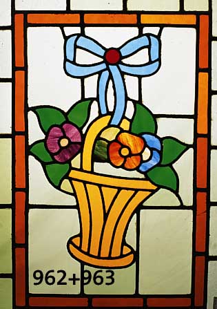 Bleiverglasung, Jugendstil, um 1910,. bunte Glaseins„tze, 61 x 42.5 cm, Blumenkorb, ein Glas rissig