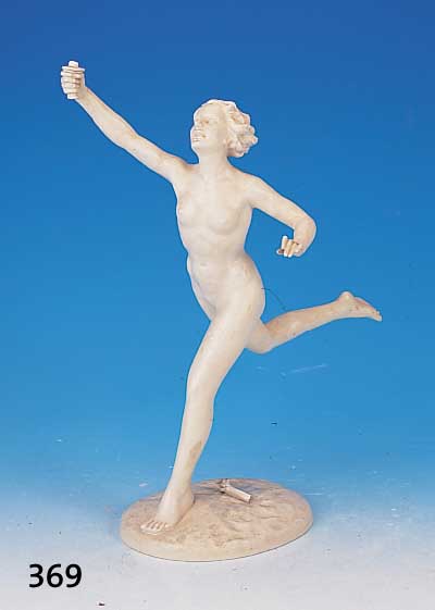 PORZELLANFIGUR, SCHAUBACH KUNST, 30ER JAHRE, SIGN. K. STEINER, FACKELLäUFERIN, BISQUIT- PORZELLAN, FACKEL ABGEBROCHEN, ABER VORHANDEN,H. CA. 48 CM
