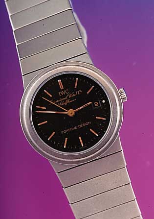 IWC Damenarmbanduhr, Modell Porsche Design, Titan, Datum, Zentralsek., Quartzwerk, Titanband, Schweiz ca. 1988, D. ca. 26 mm, EZW 1 EZG 2, ...