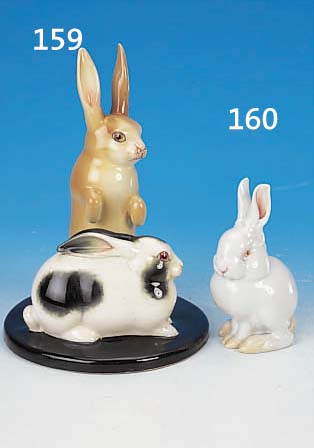 Porzellanskulptur, Rosenthal, Entwurf Prof. Kärner, 30er Jahre, sitzender Hase, bemalt,H. 13 cm