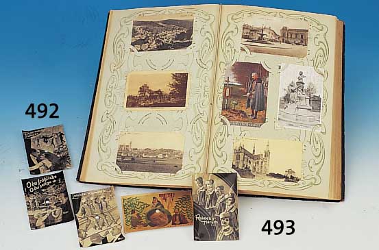 Postkartenalbum, Jugendstileinband, Karten zwischen 1900 - ca. 1930, ca. 420 Stück, Ansichten und Grußkarten, l. Altersspuren ...
