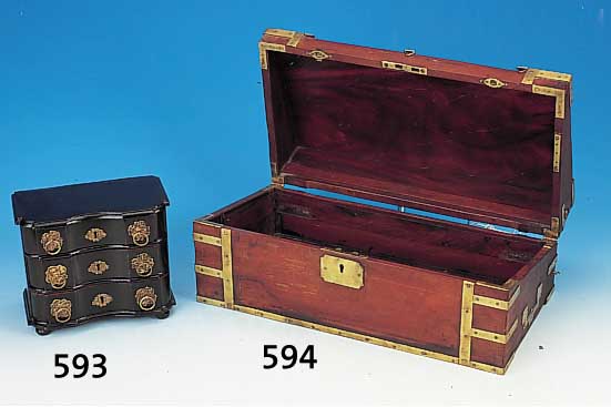 Schreibkoffer, um 1860, Mahagoni, Messingbeschläge, Deckel besch., Alterssp., M. ca. 18 x 50 x 26 cm, ohne Schlüssel