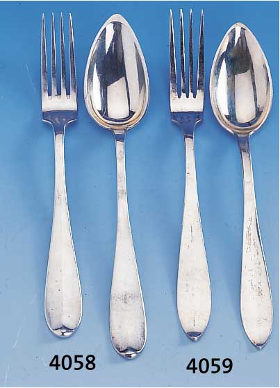 7 LöFFEL UND 6 GABELN, UM 1830/40, DEUTSCH, 13-LöTIG, MEISTERMARKE UNGED., ZUS. CA. 690 G
