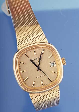 GLASHUETTE Herrenarmbanduhr, Modell Spezima- tic,, Metallgeh. verg., Edelst.-Bod. gedr., abHerst. wasserg., Orig.-Edelst.-Band Double, Dat., ...