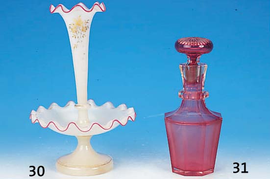 KARAFFE, UM 1860, WOHL BACCARAT, FARBLOSES GLAS, RUBINIERT, 8-FACH FACETTIERT, MEHRFACH L. BEST., STöPSEL SEK., H. CA. 28 CM