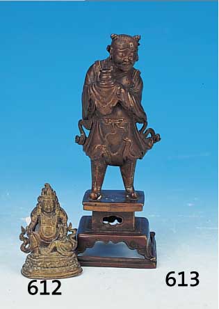 Bronzefigur, China, um 1900, Lohan mit Räuchergefäß, H. ca. 18 cm