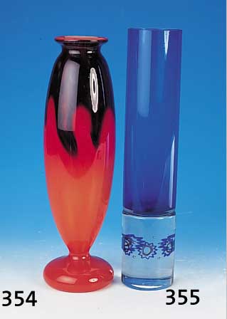 Zylindervase, Italien, Murano, blaues Glas, dickwandiger Boden farbloses Glas mit blauen und roten Einschmelzungen in Form von Kreisen und Sternen, ...