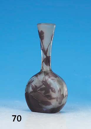 VASE, GALLé, UM 1910, FARBLOSES GLAS, PARTIELL BLAUER INNENüBERFANG,LILAFARBEN üBERFANGEN, GESCHNITTEN UND GE- ...