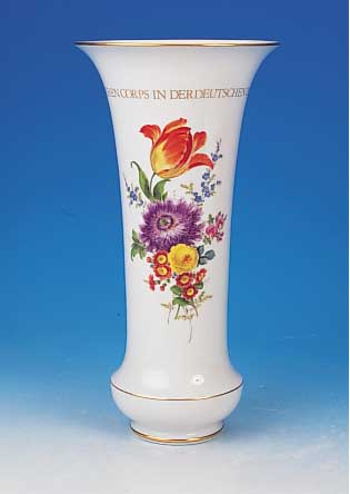 Große Vase, Meissen, 1982, Porzellan, beid- seitige bunte Bemalung, ein großes u. ein kleines Blumenbouquet, Malerei von allerbes- ter ...