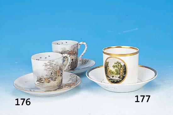 Tasse mit Untertasse, Nymphenburg, um 1845, Porzellan, in Kartusche feine bunte Bemalung, wohl Darst. des Englischen Gartens, Goldstaf- fage, ...