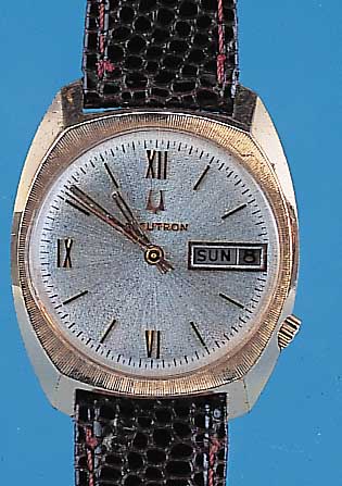 Konvolut: 2 BULOVA Herrenarmbanduhren, 1 x Modell Accutron, Zentralsek., Tag u. Datum, Patent von Bulova, Stimmgabelschwingerprinz., Metall ...