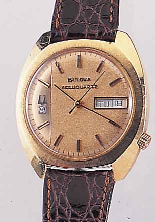 BULOVA HERRENARMBANDUHR MODELL ACCUQUARTZ, REF.-NR. 372657, SCHWEIZ UM 1978, GG 585/000, BODEN GESCHR., BEI FERTIGST. WASSERGESCH., ...
