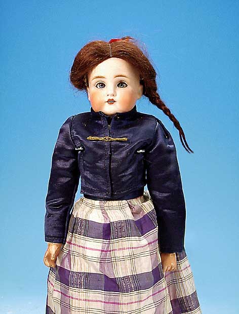 PUPPE, J.D. KESTNER JR., UM 1897, KINDERGESICHT, BRUSTKOPF, OFFENER MUND, VIER ZäHNE, BLAUE SCHLAFAUGEN, ECHTHAARPERüCKEH. 40 CM
