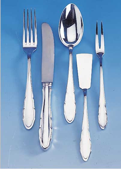 32-teiliges Besteck, 925er Silber, best. aus: 6 Gabeln, 6 Messer, 6 Eßlöffel, Salat- besteck, 6 Frühstücksgabeln, 6 Frühstücks- ...