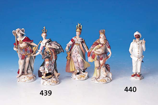 Vier Porzellanfiguren, Sitzendorf, um 1900, nach Vorbild Meissen, Darst. der Kontinente: Amerika, Afrika, Asien und Europa, bunte Be- malung, ...