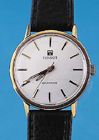 Konvolut: 2 Herrenarmbanduhren, 1 x SEIKO Automatik, Japan um 1968, Metall hartverg., Edelst.-Boden gedr., 17 St., Zentralsek., Datum, ...