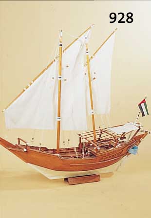 MODELLSCHIFF NACH EINER ARAB. DAU, MITTE 20. JH., SCHöNE ARBEIT, LEICHTE GEBRAUCHSSPUREN, 115 X 130 CM, SAMMELWüRDIG