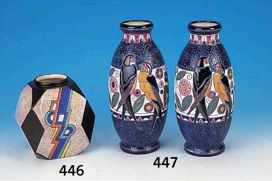 Vasenpaar, Amphora Tschechien, 20er/30er Jahre, Feinsteingut, blau glasiert, mittig reliefiertes Band mit stilisierten Blumen und Vogelpaar, ...