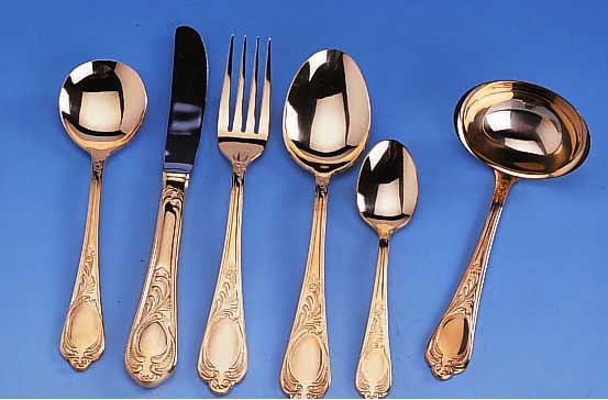 BESTECK FüR 12 PERSONEN, METALL HARTVERGOLDET, BAROCKSTIL, BEST. AUS: 12 MESSER, 12 GABELN12 LöFFEL, 12 KAFFEELöFFEL, 12 KUCHENGABELN, ...