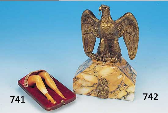 TASCHENUHRENSTäNDER, WOHL FRANKREICH, UM 1900, BRONZEGUß, ADLER, MARMORSOCKEL SEK., GESAMTH. CA. 16,5 CM