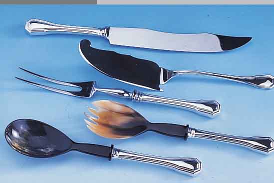 9 VORLEGETEILE, 925ER SILBER, BEST. AUS: 2 TORTENSCHAUFELN, 1 SALATBESTECK, 1 SOßEN- LöFFEL, 2 FLEISCHSPIEßE, 1 TRANCHIERMESSER M. SPIEß, ...