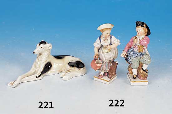 Porzellanfigurenpaar, Meissen, um 1900, Gärtnerkinder, bunt bemalt mit Goldstaffage, stark beschädigt und best., alte Restaurie- rungen, H. ...