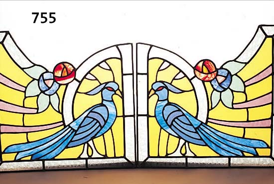 PAAR BLEIVERGLASUNGEN, DEUTSCH, UM 1910-20, VOGELPPAR AUS BUNTEN TEILS RELIEFIERTEN GLäSERN, ZUS. CA. 44.5 X 92.5 CM