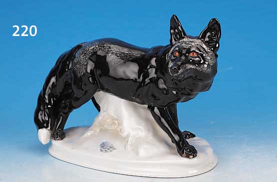 Porzellanfigur, Meissen, um 1910, Entwurf Hentschel, Fuchs, bunt bemalt, H. ca. 17,5 cm,L. ca. 26 cm