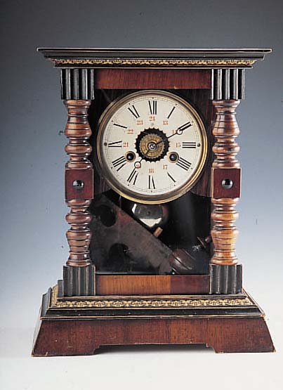 JUNGHANS Tischuhr mit Weckfunktion, Deutsch-land um 1900, Vorderseite m. sichtb. Schwung- bereich vergl., Weckzeit einzustellen durch ...