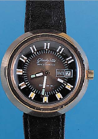 GLASHÜTTE Herrenarmbanduhr Modell Spezimatic, Ref.-Nr. 47971, Deutschland um 1970, Mas- siv-Metall Geh. hartverg., Boden gedr., bei Fertigst. ...