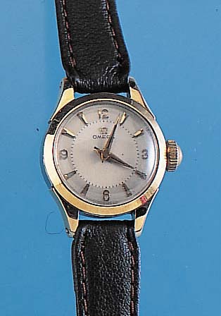 OMEGA Damenarmbanduhr, Ref.-Nr. 2572-18SC, Schweiz um 1955, Edelst.-Geh. m. Schr.-Boden, bei Fertigst. wassergesch., GG-Lünette, st. ...