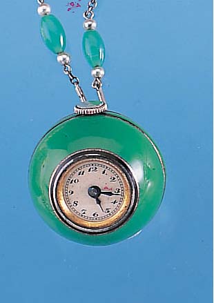 JUVENIA Kugel/Anhängeuhr, Ref.-Nr. 63095, Schweiz um 1940, 925er Silber, z.T. verg., grün emaill., D. ca. 22 mm, Zylinderrundwerk m. 10 St., ...