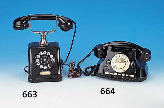 Telefonapparat, deutsch, 20er Jahre, schwarz lackiertes Metallgehäuse, Bügel verchromt, Funktion nicht geprüft, Gebr.-sp.