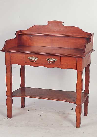 Waschtisch, deutsch, um 1870, Kirschbaum massiv, eine Schublade, leichte Altersschäden, 107 x 92 x 44.5 cm