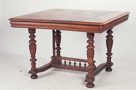 Tisch, Frankreich, um 1900, Eiche massiv, Fuß gedrechselt, ca. 74 x 100 x 110 cm, rest.
