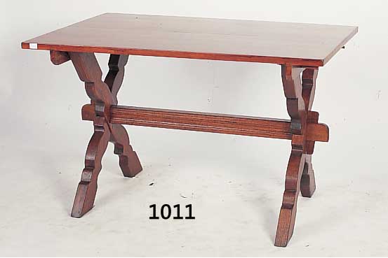 Bauerntisch, süddeutsch, um 1820-30, Eiche massiv, neu verleimt und poliert, restauriert,69 x 108 x 73 cm