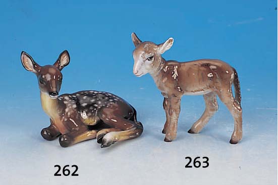 Porzellanskulptur, Rosenthal, 50er Jahre, liegendes Kitz, Unterglasurbemalung, H.9 cm