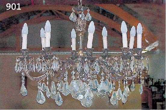 DECKENLEUCHTER, DEUTSCH, 50ER JAHRE, BRONZEMONTUREN REICH IM BAROCKSTIL VERZIERT, REICHER FACETTIERTER GLASBEHANG, ELEKTRIFI- ZIERUNG ...